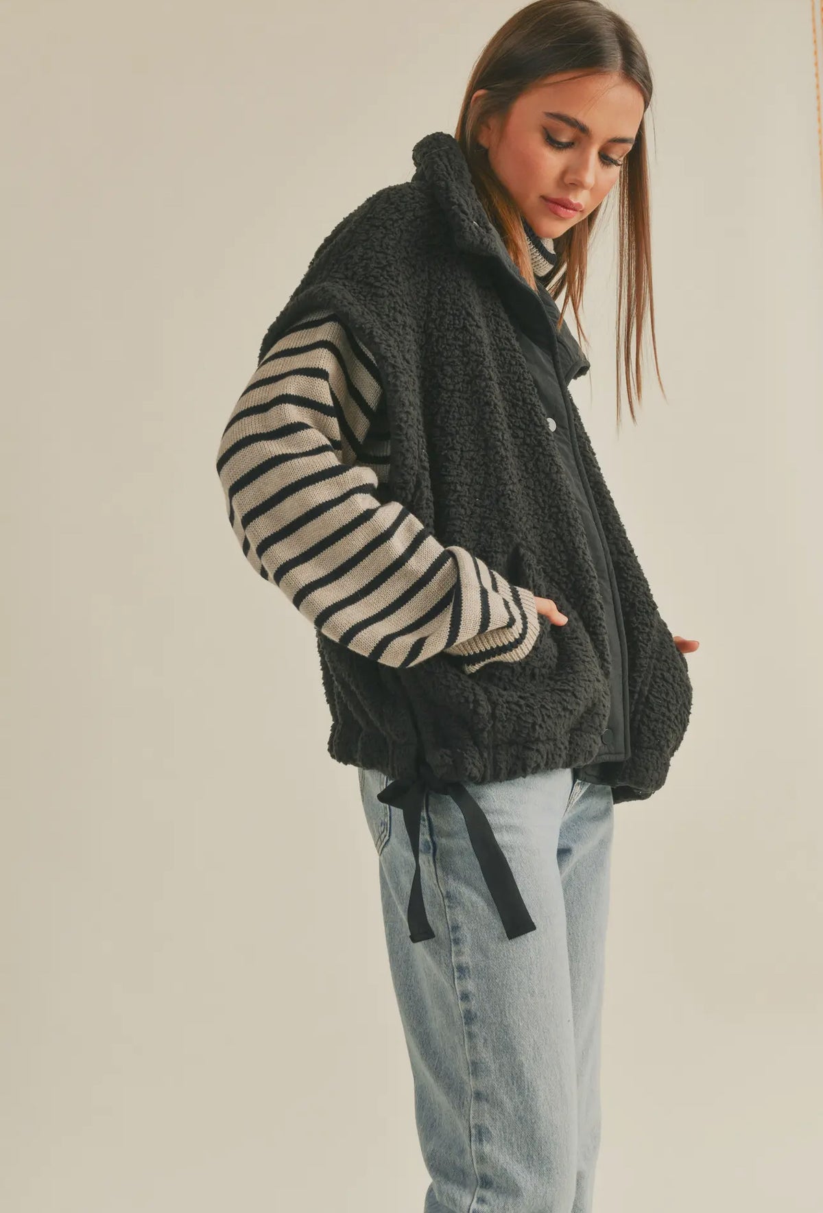 TEDDY FABRIC UTILITY VEST JACKET